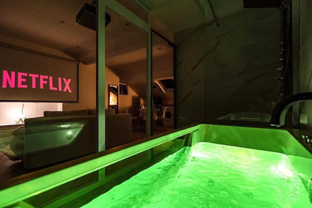 Oasis Chic - Spa Prive & Cinema Реймс Екстериор снимка